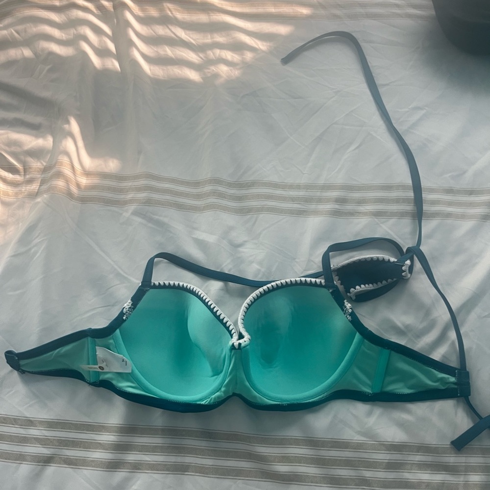 Bathing suit - Picture 4 of 4
